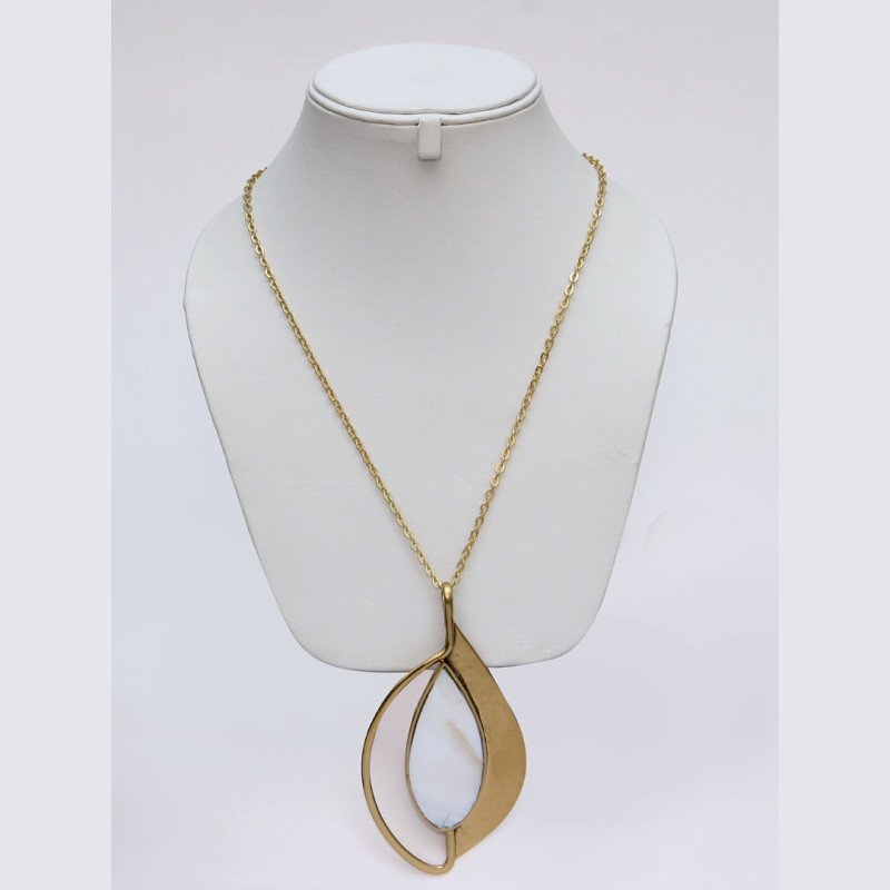 PENDANT CHAIN BRASS WITH MOTHER OF PEARL