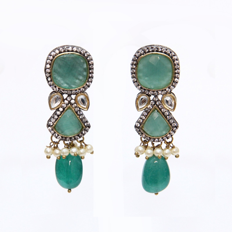 NECKLACE SET WITH MULTI STRING GREEN AVENTURINE AND MINT GREEN STONE PENDANT