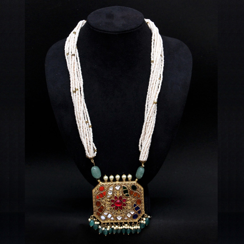 NECKLACE WITH NAVRATTAN PENDANT AND MULTI STRING