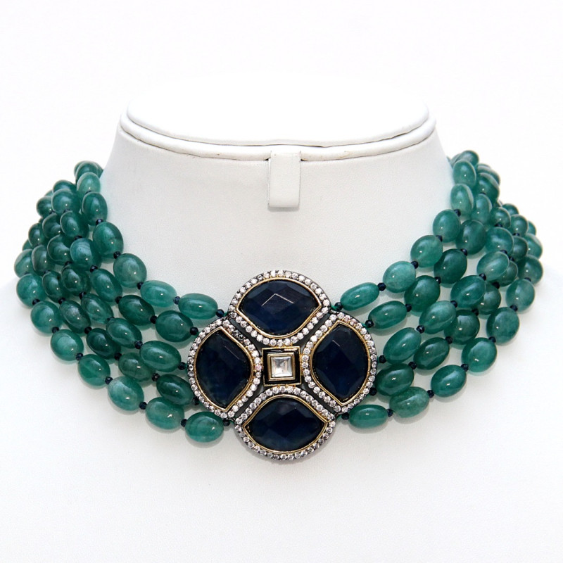 CHOKER SET GREEN AVENTURINE MULTI STRING AND ANTIQUE PENDEN