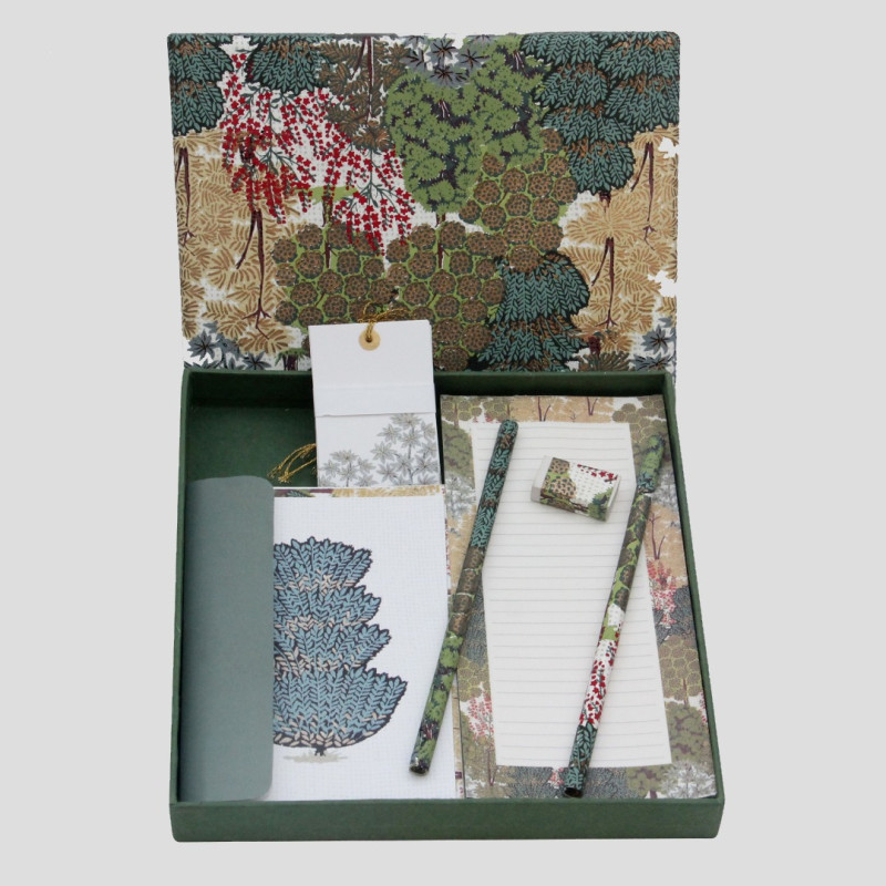 ENCHANTED GARDENS STATIONERY SET
