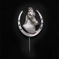 HORSESHOE LAPEL PIN