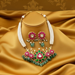 NECKLACE SET WITH TEMPLE JADAU WITH FREEN ONYX DROPS BRASS WITH GOLD PLATING