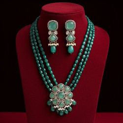 NECKLACE SET WITH MULTI STRING GREEN AVENTURINE AND MINT GREEN STONE PENDANT