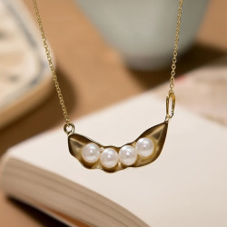 NECKLACE BRASS WITH PEARLS