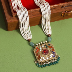 NECKLACE WITH NAVRATTAN PENDANT AND MULTI STRING