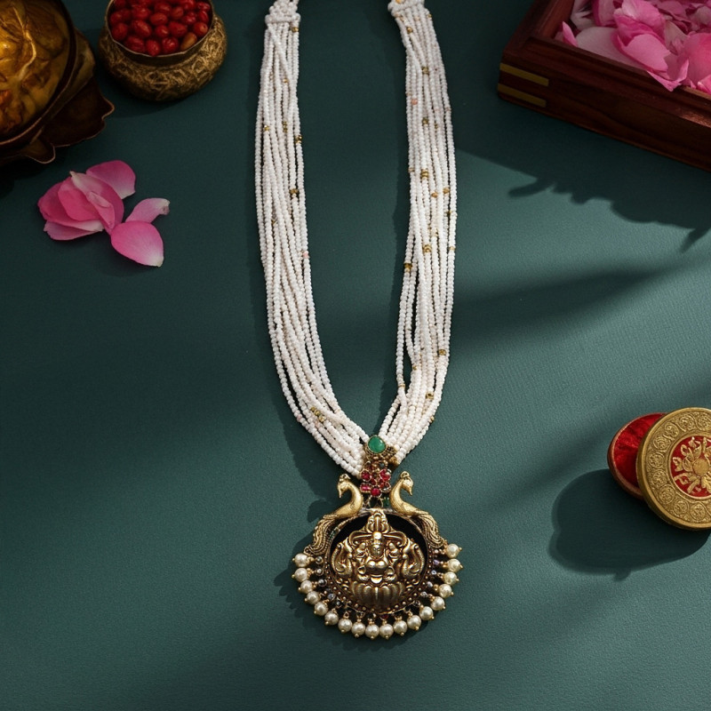 NECKLACE SET WITH TEMPLE PENDANT AND MULTI STRING PEARLS