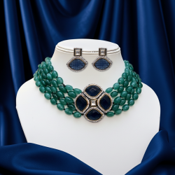 CHOKER SET GREEN AVENTURINE MULTI STRING AND ANTIQUE PENDEN