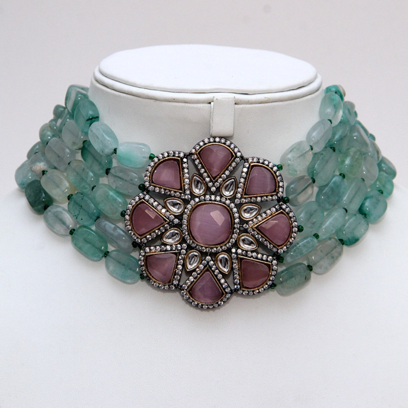 CHOKER SET WITH SHADED GREEN JADE MULTI STRING WITH PINK STONE PENDEN