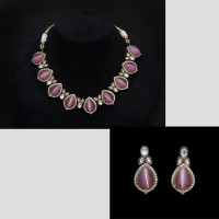 NECKLACE ANTIQUE FINISH SET IN BRASS WITH PINK STONES