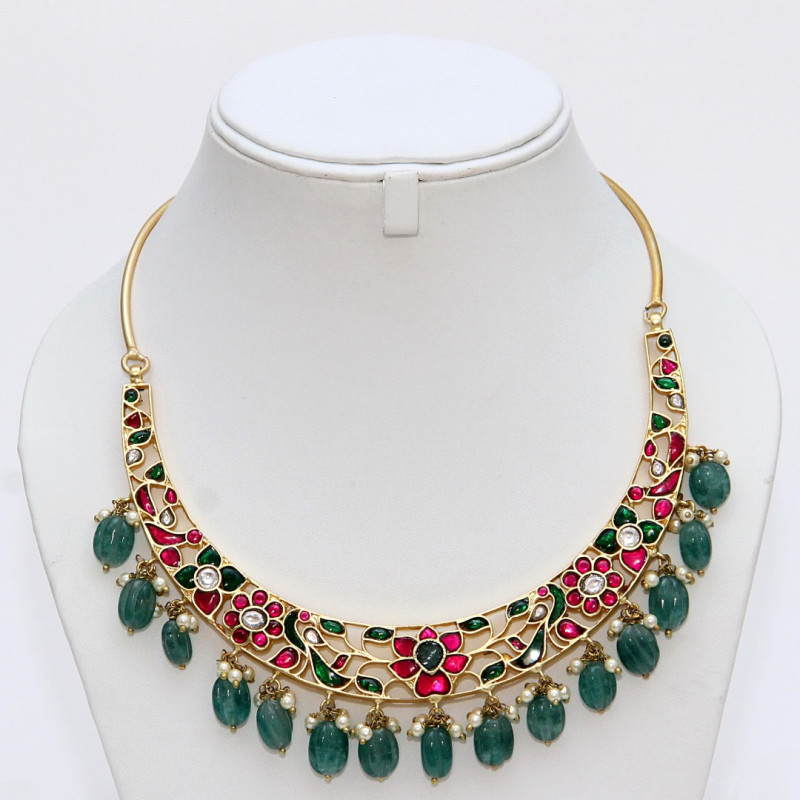 HASLI NECKLACE WITH GREEN CARVED QUARTZ DROPS