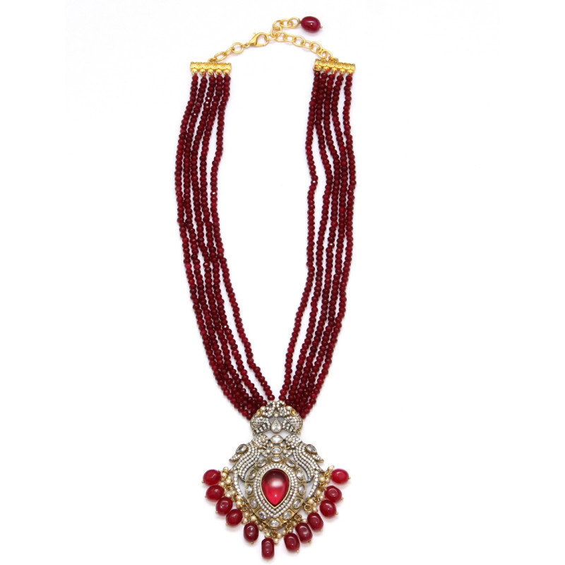 NECKALCE SET WITH ANTIQUE PENDANT AND RUBY