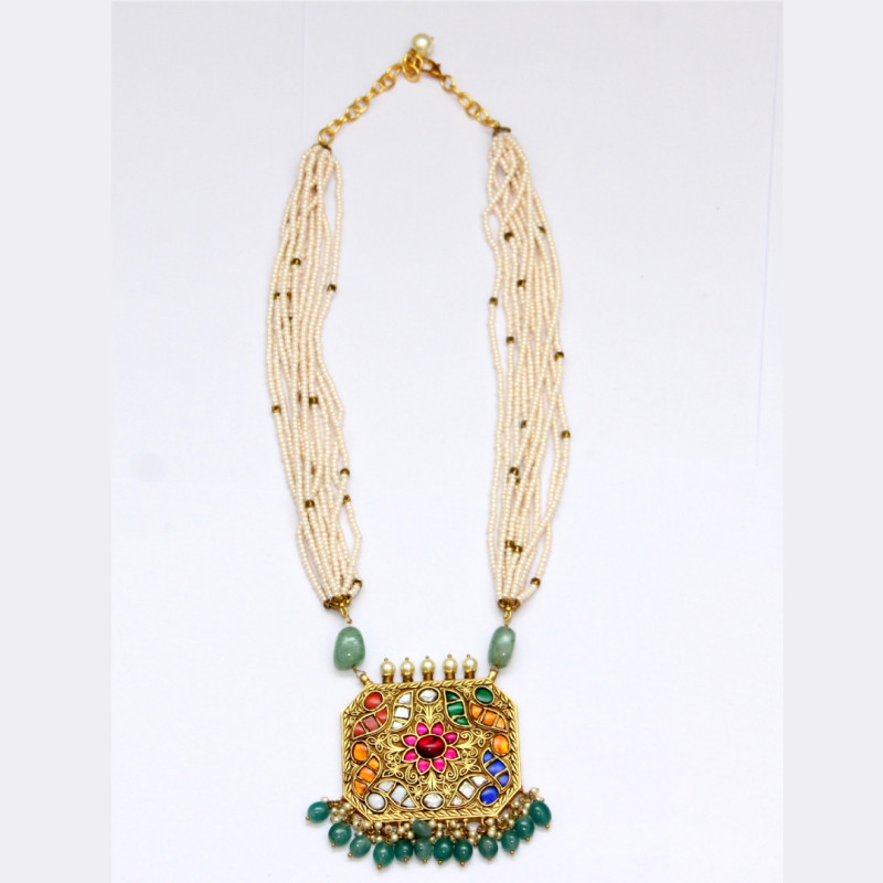 NECKLACE WITH NAVRATTAN PENDANT AND MULTI STRING