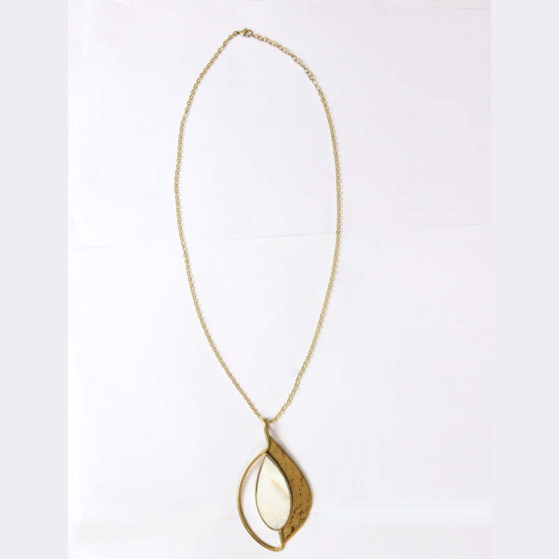 PENDANT CHAIN BRASS WITH MOTHER OF PEARL